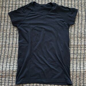 Lululemon Swiftly tech short sleeve shirt - Black Tee- Size 10 Top